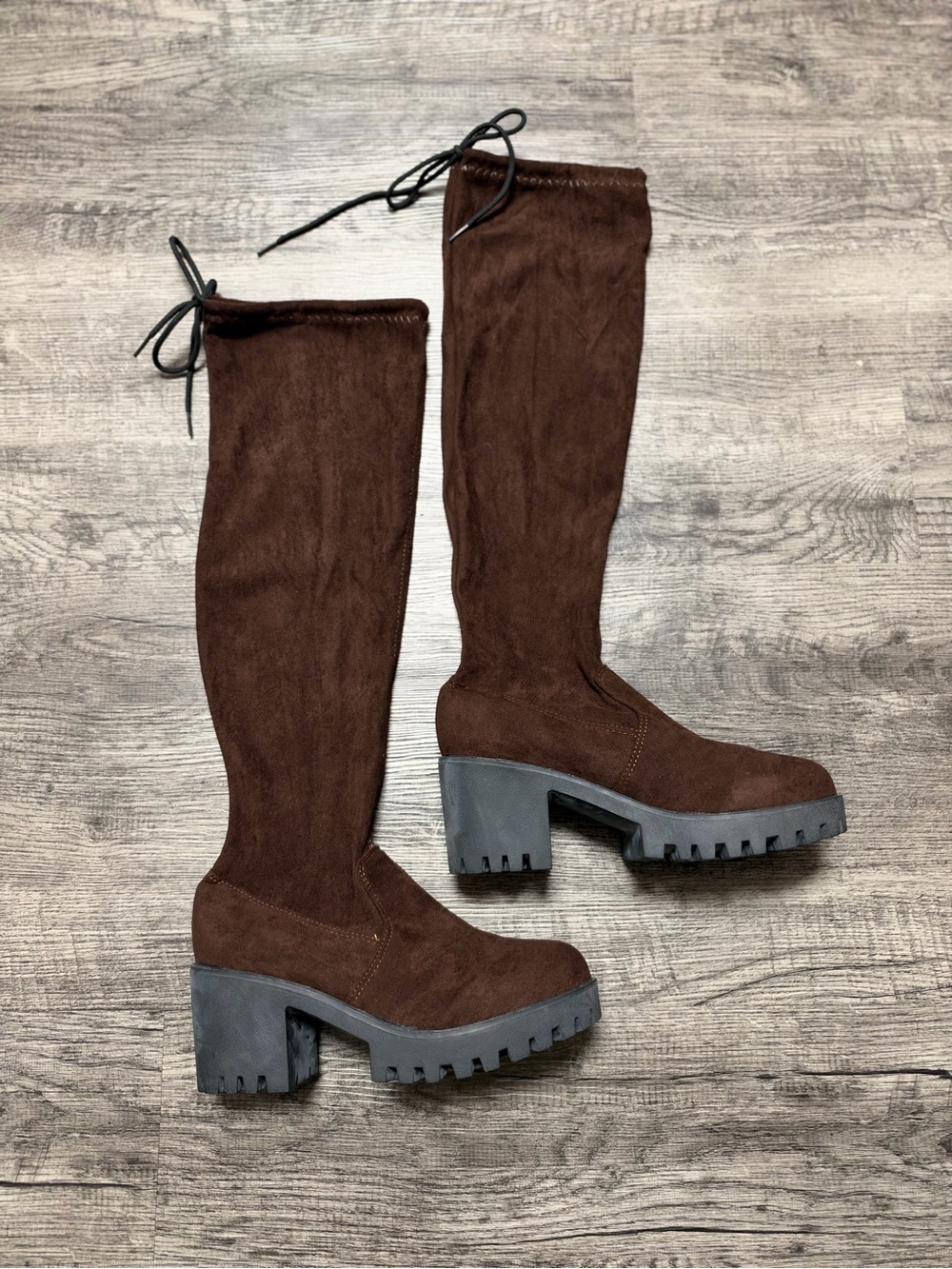 Brown Knee-High Chunky Heel Boots - Unbranded